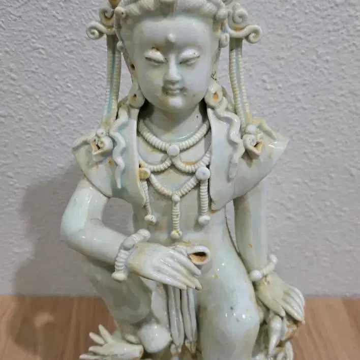 [BUNJANG] Chinese Song/Yuan Dynasty Style Celadon Guan Yin Statue / 중국 송나라 혹은 원나라 양식의 청백자 관음보살상