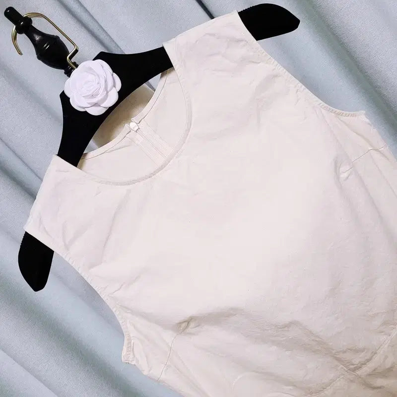 [BUNJANG] BLOSSOM Cotton 100% Sleeveless Blouse / BLOSSOM 블로썸 코튼100 민소매 블라우스