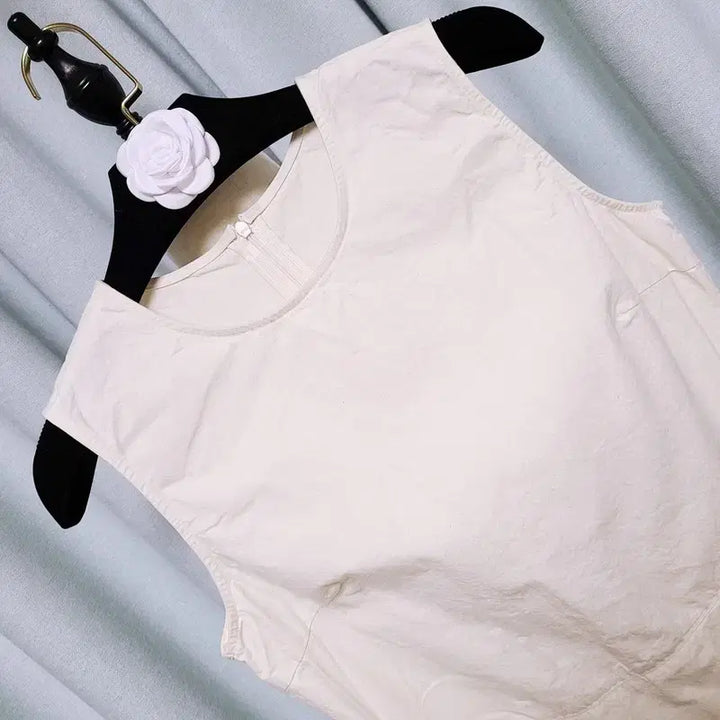 [BUNJANG] BLOSSOM Cotton 100% Sleeveless Blouse / BLOSSOM 블로썸 코튼100 민소매 블라우스