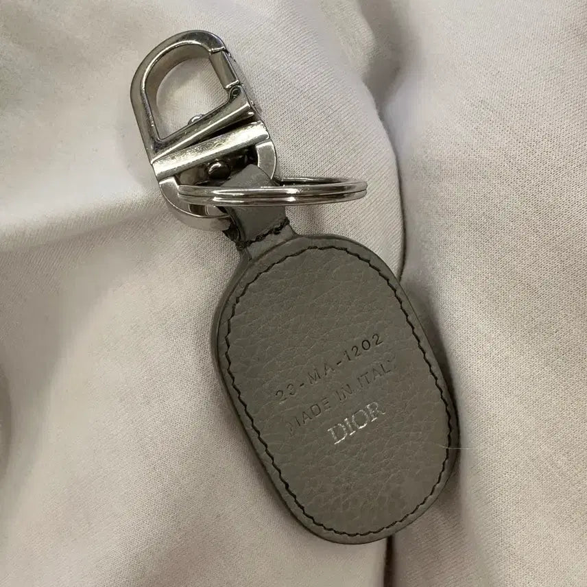 [BUNJANG] Dior CD Leather Keyring Gray / 디올 CD 레더 키링 그레이