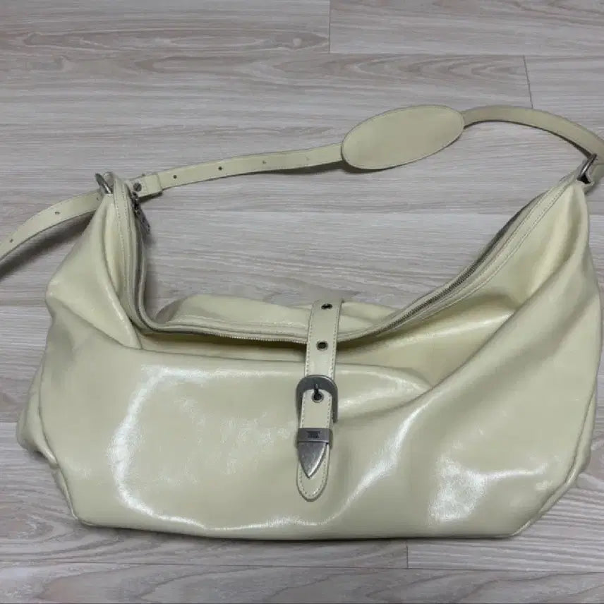 [BUNJANG] Magishood Belted Hobo Bag Large Butter / 마지셔우드 벨티드 호보백 라지 버터(연노랑)