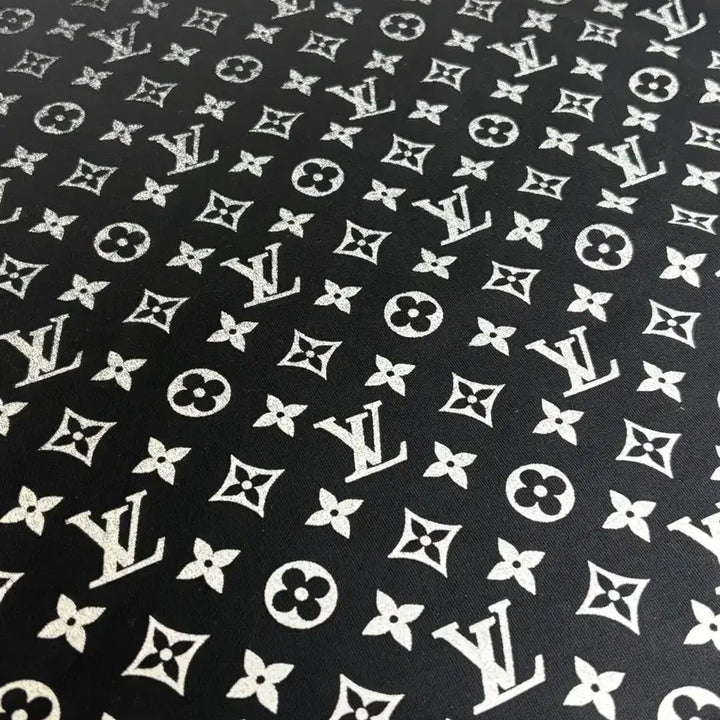 [SOLD OUT] [백화점판/새상품급] 루이비통 모노그램 그라데이션 반팔 티셔츠 XL사이즈