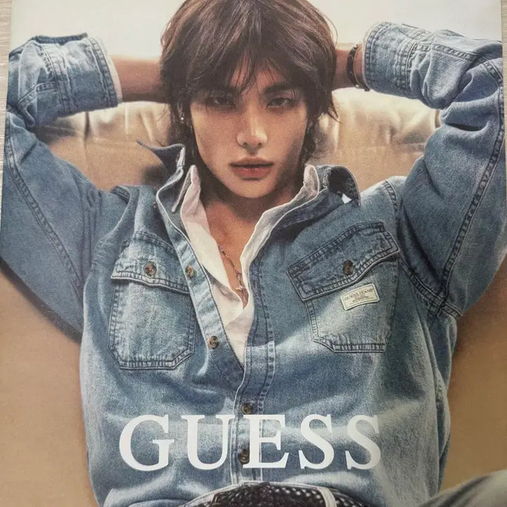 [SOLD OUT] 스키즈 GUESS 현진 STRAY KIDS 게스 룩북