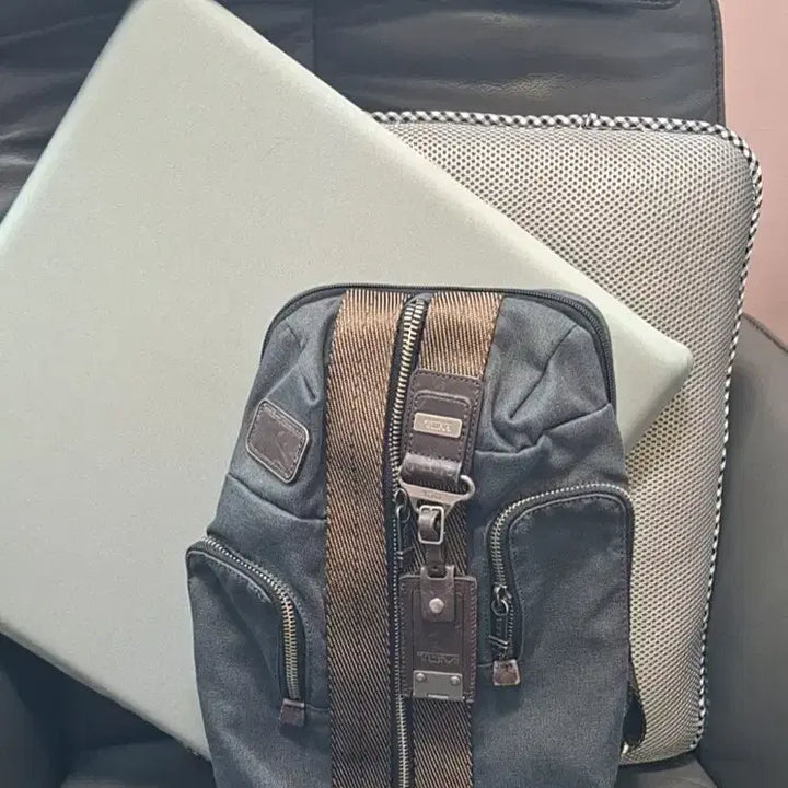 [BUNJANG] TUMI Sling Bag Crossbody / TUMI  슬링백 크로스백