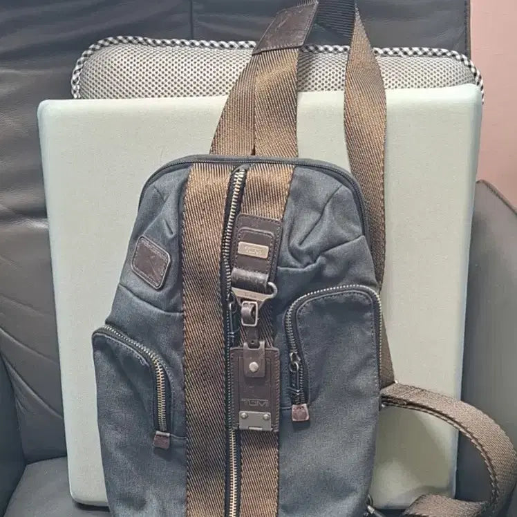 [BUNJANG] TUMI Sling Bag Crossbody / TUMI  슬링백 크로스백