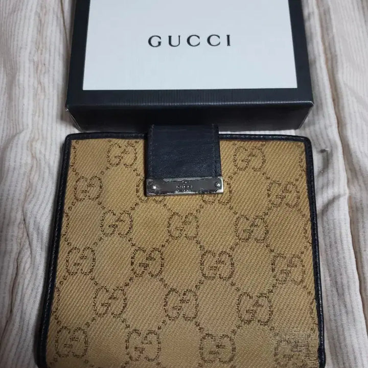 [BUNJANG] Gucci GG Logo Bifold Wallet / 구찌 GG로고 반지갑
