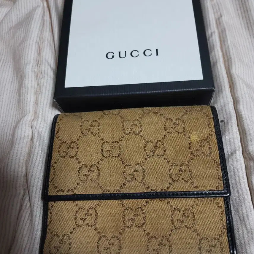 [BUNJANG] Gucci GG Logo Bifold Wallet / 구찌 GG로고 반지갑