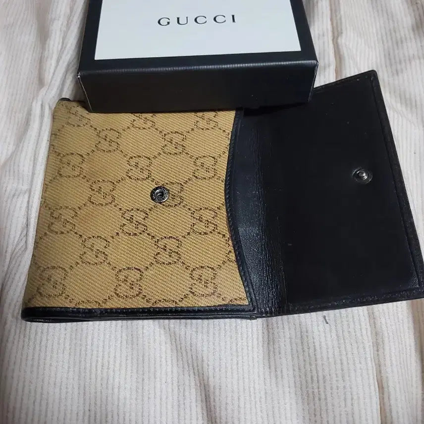 [BUNJANG] Gucci GG Logo Bifold Wallet / 구찌 GG로고 반지갑