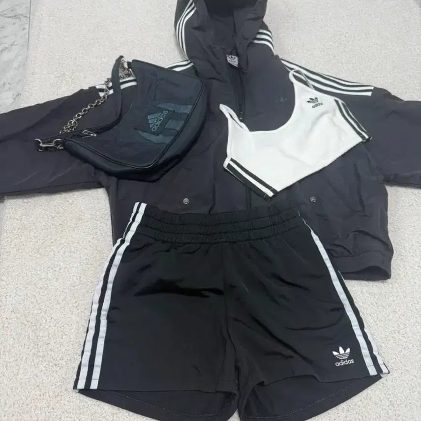 [BUNJANG] Adidas Training Top, Shorts, Windbreaker, and Bag Set / 아디다스 상의/반바지/가방/크롭탑 세트