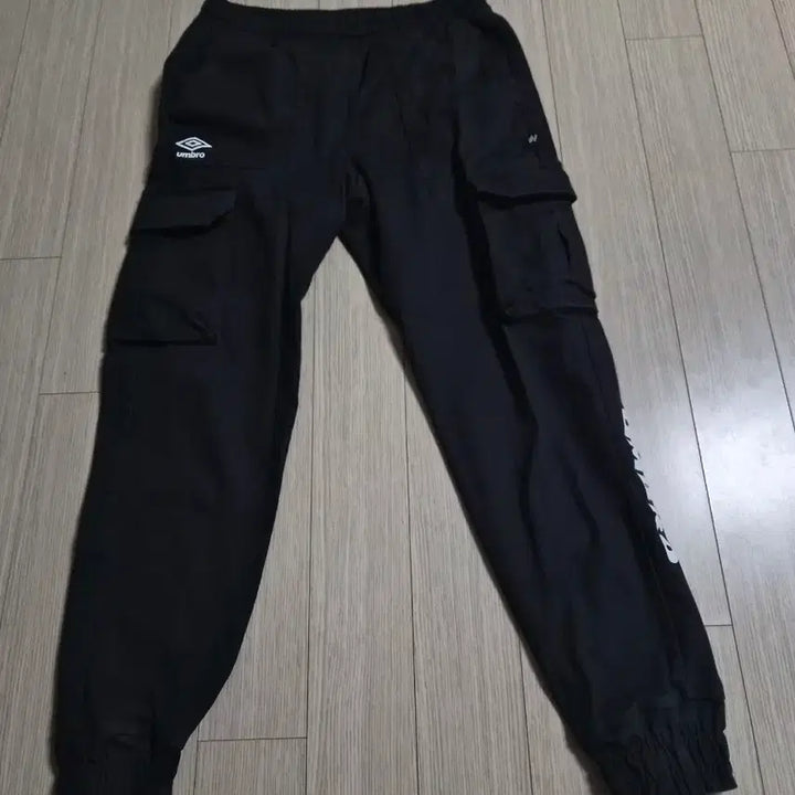 [BUNJANG] Umbro Black Cargo Jogger Pants / 엄브로 블랙 카고 조거팬츠