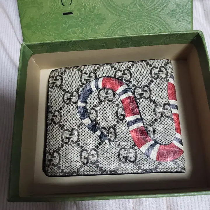 [BUNJANG] Gucci GG Supreme Kingsnake Bi-fold Wallet / 구찌 GG 수프림 킹스네이크 반지갑