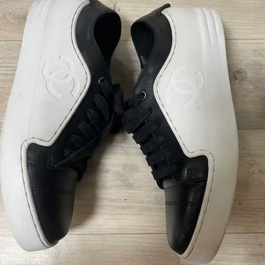 [BUNJANG] Chanel CC Platform Sneakers Black White Size 38 / 네고사절샤넬 CC 플랫폼 스니커즈 블랙 화이트 38 (245) 정품