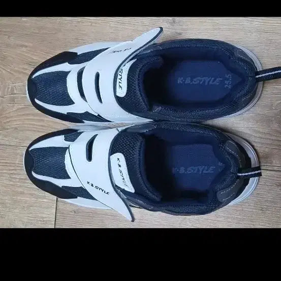 [BUNJANG] K.B. STYLE Hook-and-Loop Sneakers (Size 255-260) / K.B. STYLE 운동화 255~ 260