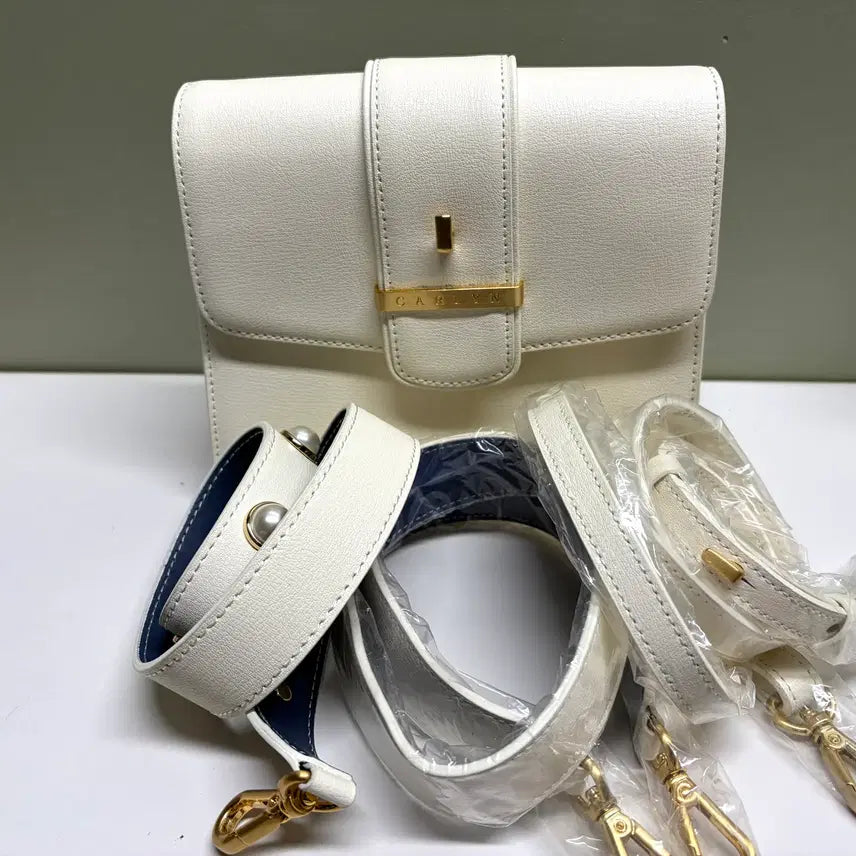 [BUNJANG] Carlyn Handbag &amp; Wallet Set with 3 Straps / [새상품] 칼린핸드백&amp;지갑세트(스트랩 3종 포함)