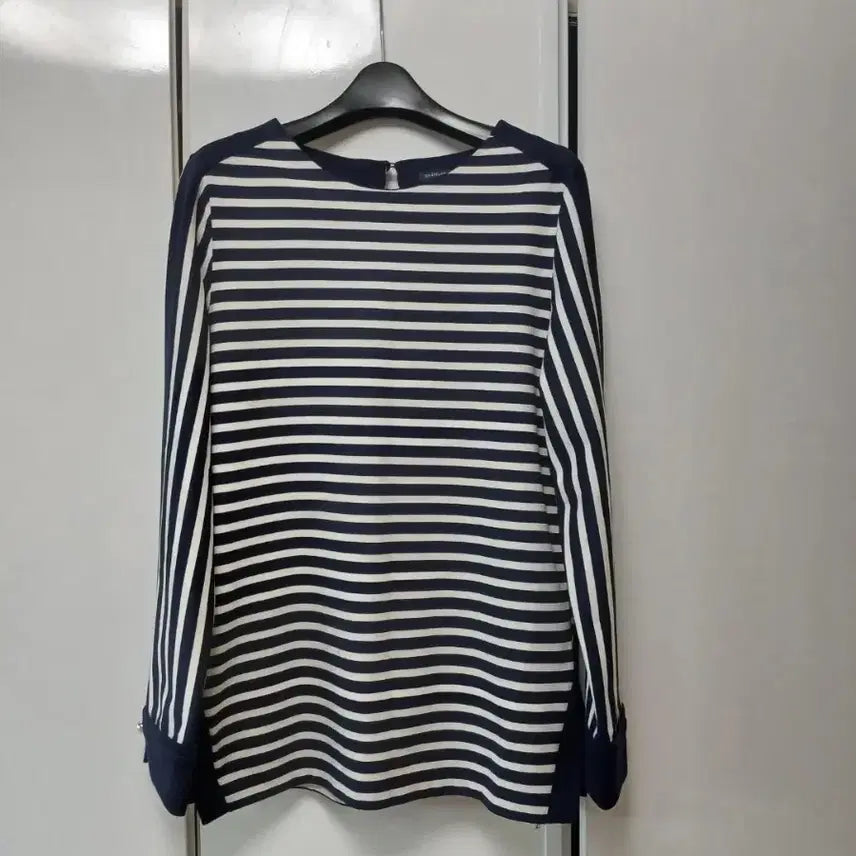 [BUNJANG] Essential White Navy Stripe Long Sleeve T-Shirt / 에센셜 화이트 네이비 스트라이프 긴팔티