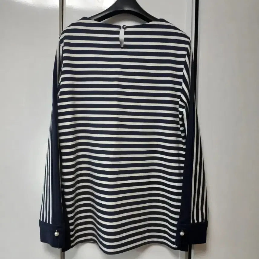 [BUNJANG] Essential White Navy Stripe Long Sleeve T-Shirt / 에센셜 화이트 네이비 스트라이프 긴팔티