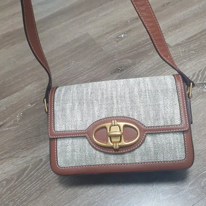 [BUNJANG] Atelier Vanessa Bruno Crossbody Bag / 아떼바네사브르노 크로스백