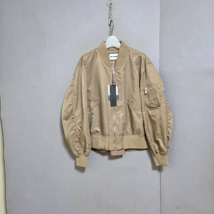 [SOLD OUT] 칼라거펠트 뒷모습이쁜 점퍼 95  n4008  미착용제품