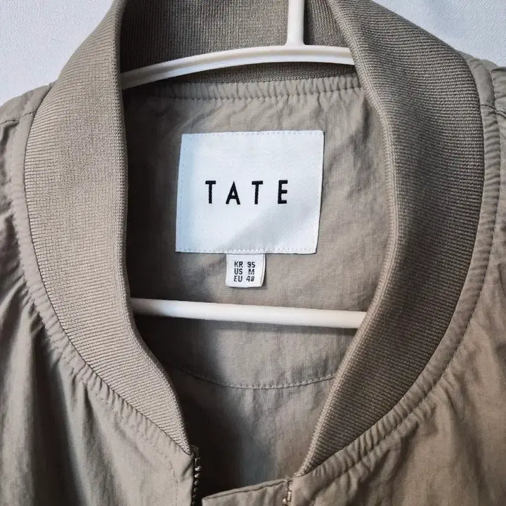 [BUNJANG] Tate Blouson Jumper Beige / 테이트(TATE) 블루종 점퍼