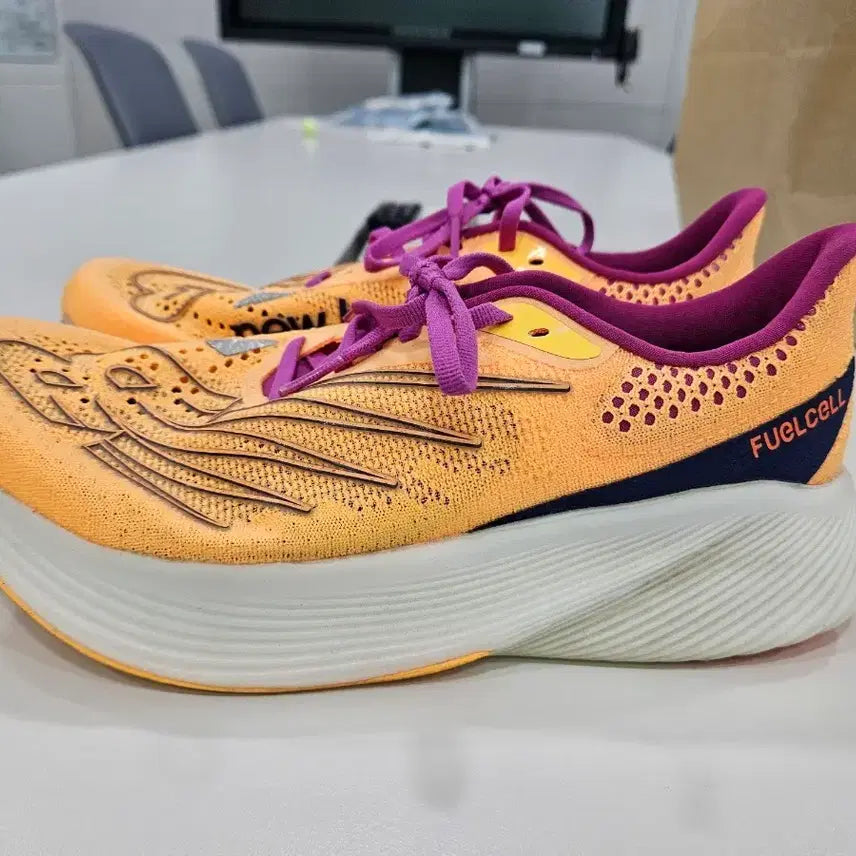 [BUNJANG] New Balance FuelCell SC Elite V2 Running Shoes Size 260 / 뉴발란스 퓨어셀 SC엘리트 V2 260사이즈