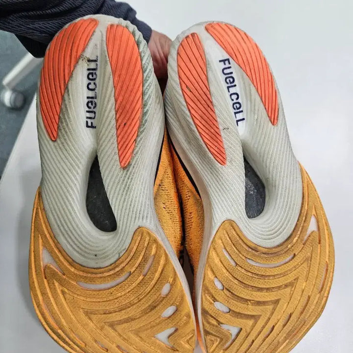 [BUNJANG] New Balance FuelCell SC Elite V2 Running Shoes Size 260 / 뉴발란스 퓨어셀 SC엘리트 V2 260사이즈