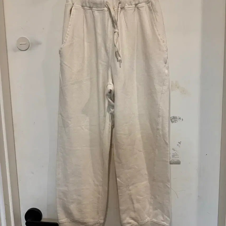 [BUNJANG] Quatre Saisons Quatre Vintage Training Pants / 콰트르세종 콰트르 빈티지 트레이닝 팬츠