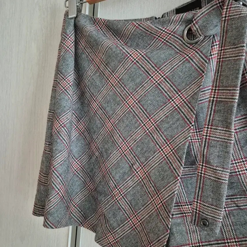 [BUNJANG] Beenice Wrap Shorts Check Pattern Belt Detail / Beenice 베르니스 랩 반바지