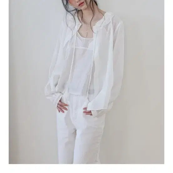 [BUNJANG] DEMELY Twinkle Blouse / DEMELY 드멜리 트윙클 블라우스