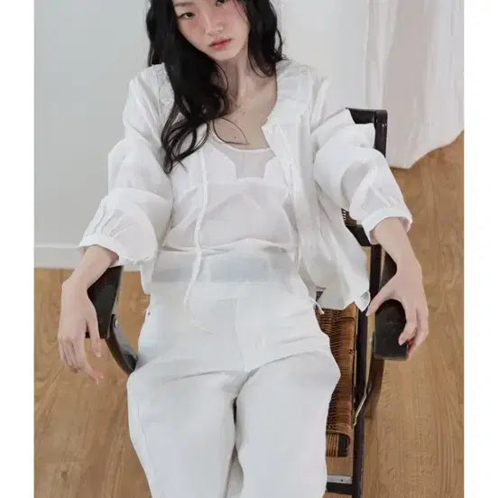 [BUNJANG] DEMELY Twinkle Blouse / DEMELY 드멜리 트윙클 블라우스