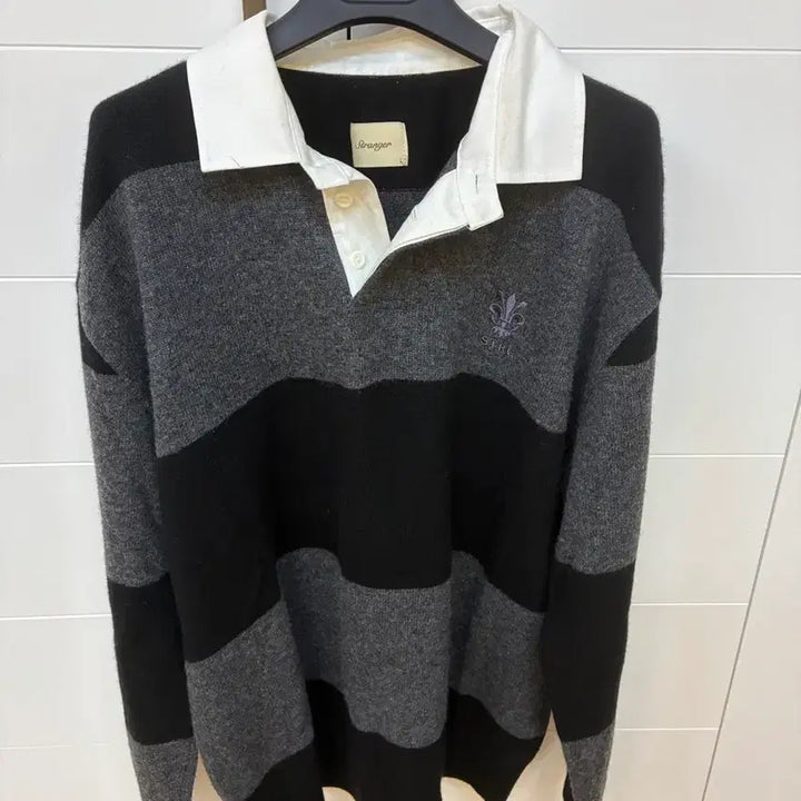 [BUNJANG] Stranger Stripe Polo Knit L / 스트레인저 스트라이프 폴로 니트 L