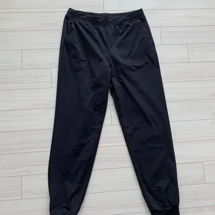 [BUNJANG] Uniqlo Ultra Stretch Active Jogger Pants Black / (거의새것) 유니클로 울트라스트레치액티브 조거팬츠 블랙