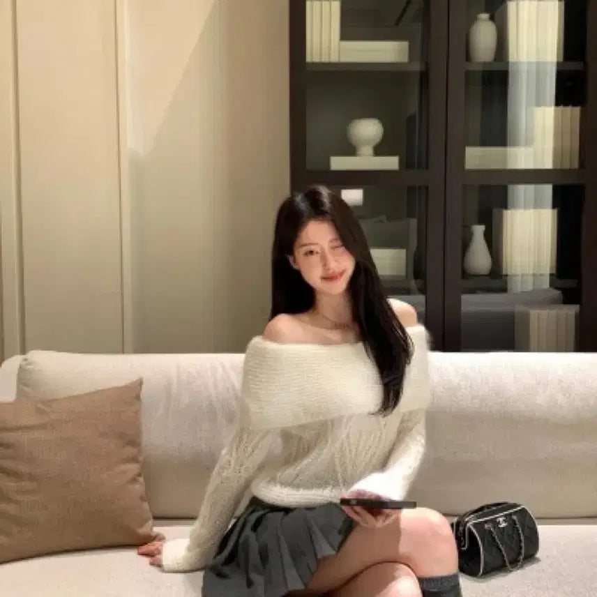 [BUNJANG] Le Plain Neige Off-the-Shoulder Top / 르플레인 네쥬 오프숄더