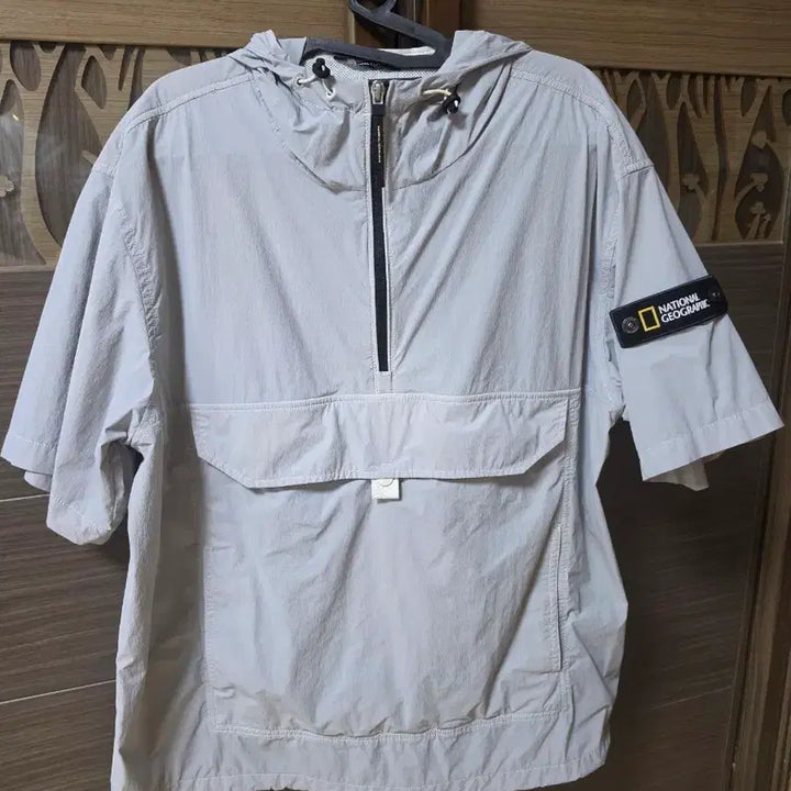[BUNJANG] National Geographic Short-Sleeve Anorak Hoodie Crystal Beige / 내셔널지오그래픽 반팔 아노락 후드티