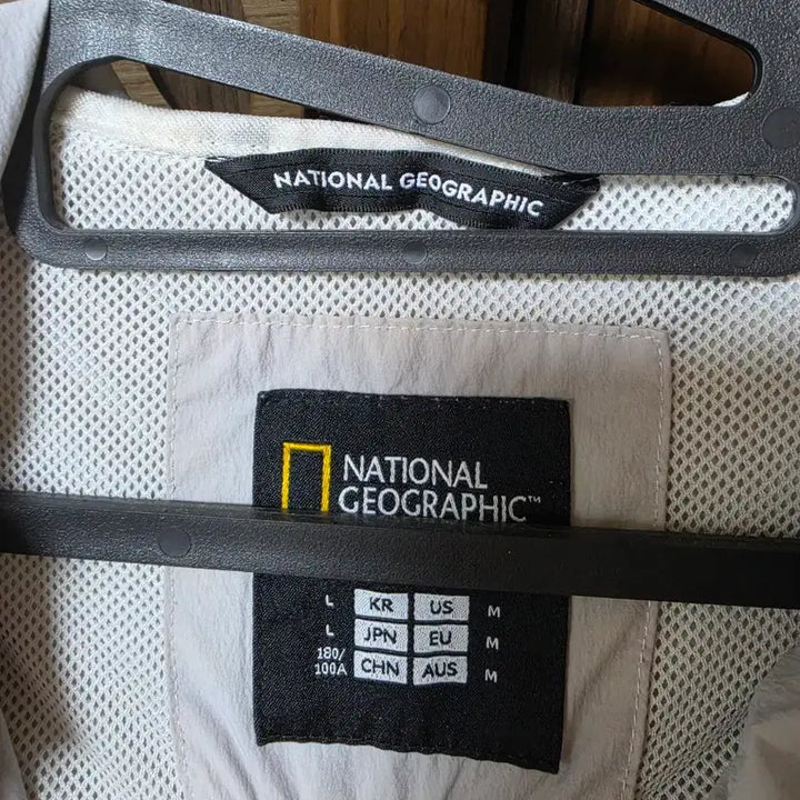 [BUNJANG] National Geographic Short-Sleeve Anorak Hoodie Crystal Beige / 내셔널지오그래픽 반팔 아노락 후드티