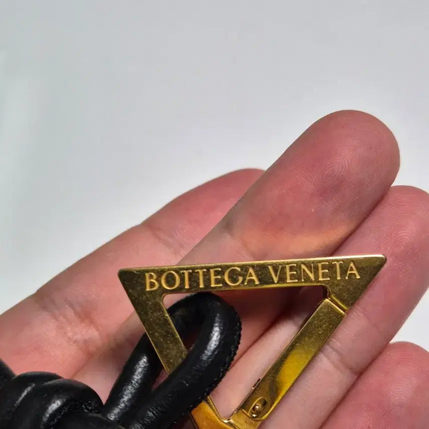 [BUNJANG] Bottega Veneta Triangle Nappa Leather Keyring Black (Full Box/Shopping Bag) / [정품/S급] 보테가 베네타 트라이앵글 나파 키링 블랙 (풀박스/쇼핑백