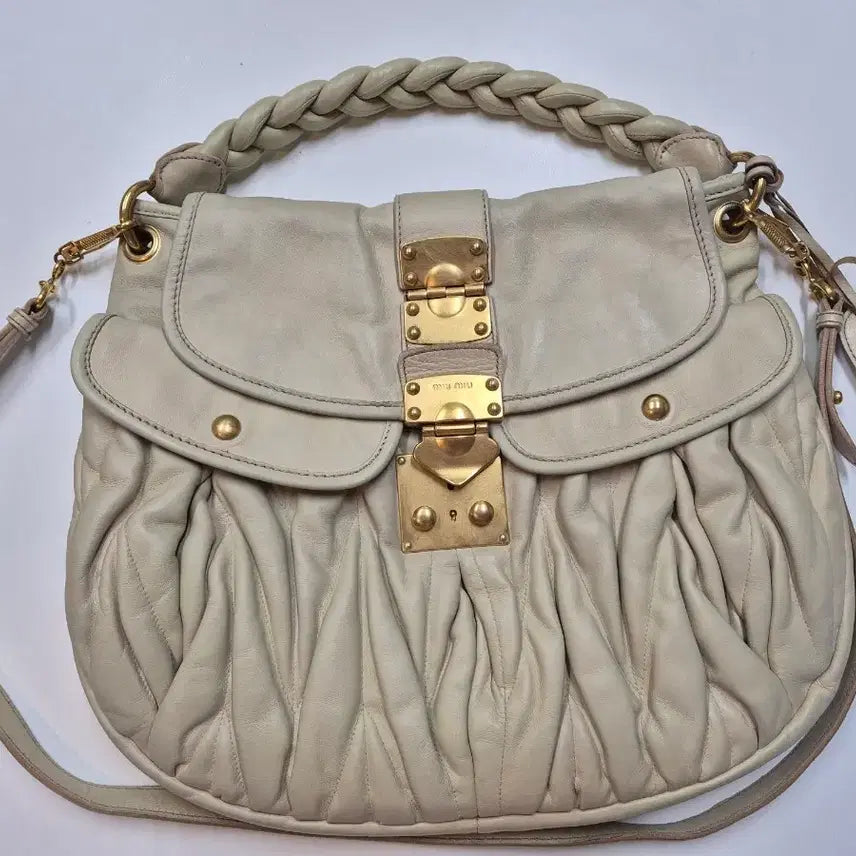 [BUNJANG] Miu Miu Matelassé Two-Way Bag (Original Authentication Certificate) / 미우미우 마테라세 투웨이백 (정품감정서)