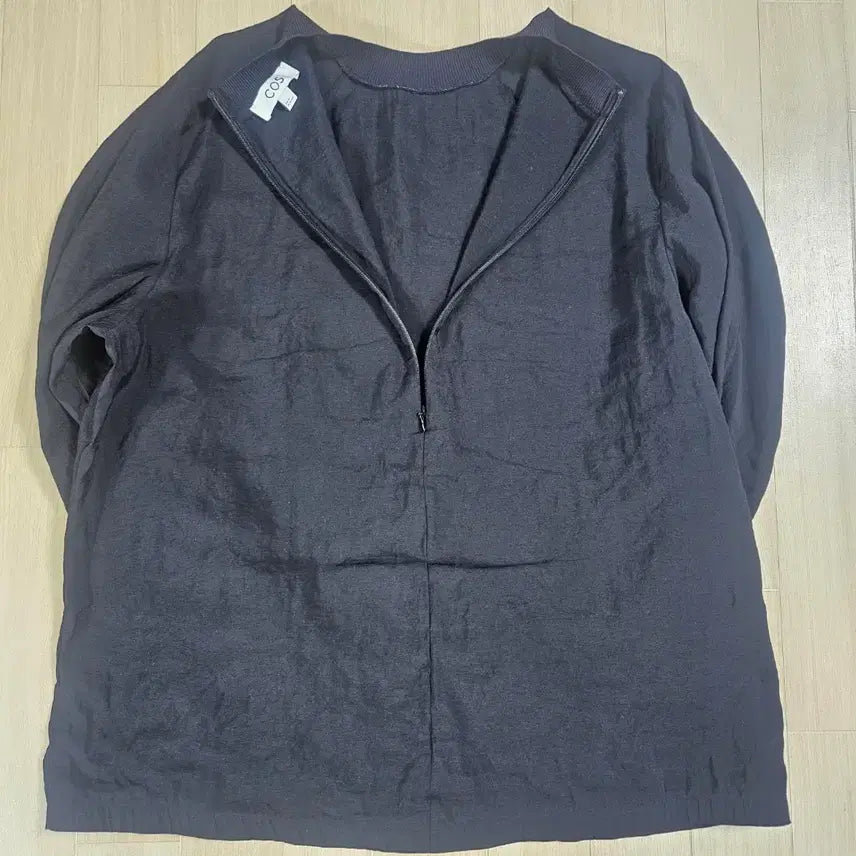 [BUNJANG] COS Black Shirring Sleeve Long Sleeve Top / [COS] 코스 블랙 셔링소매 롱슬리브 38