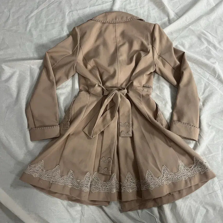 [BUNJANG] Axizfarm Lace Trench Coat Dress / 엑시즈팜 레이스 양산형 트렌치 코트 원피스