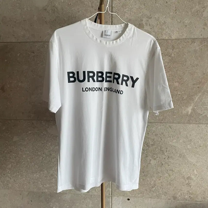 [BUNJANG] Burberry Signature Logo T-Shirt Size S / 버버리 시그니처 로고 티셔츠
