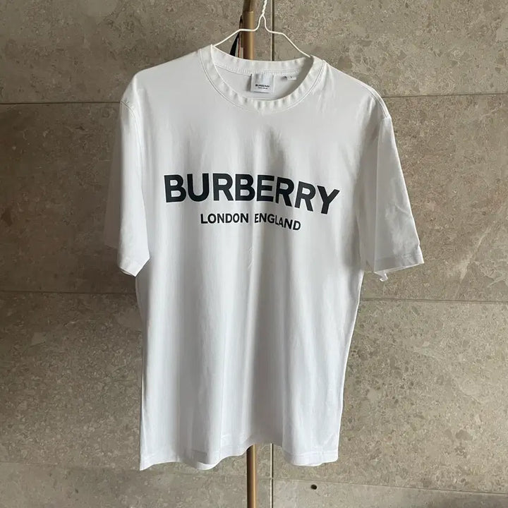[BUNJANG] Burberry Signature Logo T-Shirt Size S / 버버리 시그니처 로고 티셔츠