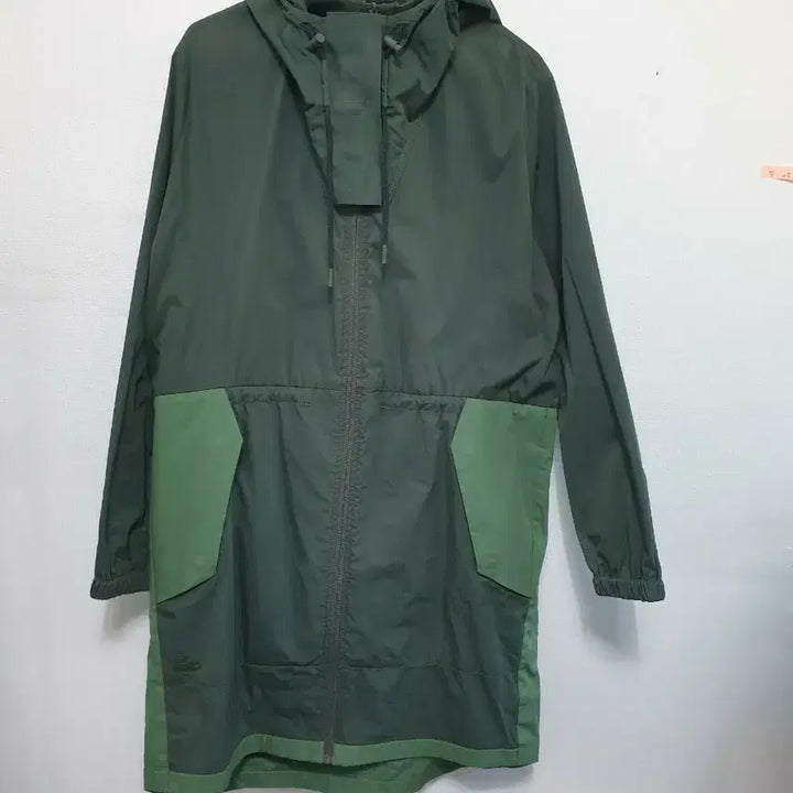 [BUNJANG] LACOSTE Colorblock Hooded Long Windbreaker Jumper Size 38 / LACOSTE 배색 그린 후드 롱 바람막이 점퍼 38