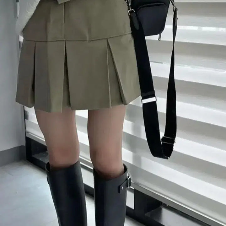[BUNJANG] YVIVE Dickies Custom Pleated Skirt Beige / 유이브 디키즈 커스텀 스커트 베이지