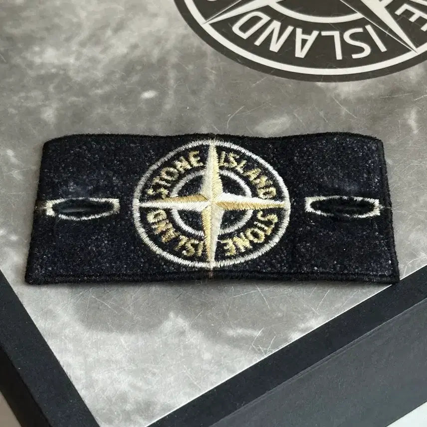 [BUNJANG] Stone Island Archive White Badge Sweatshirt / 스톤아일랜드 아카이브 화이트와펜 os