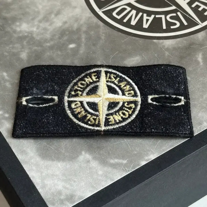 [BUNJANG] Stone Island Archive White Badge Sweatshirt / 스톤아일랜드 아카이브 화이트와펜 os