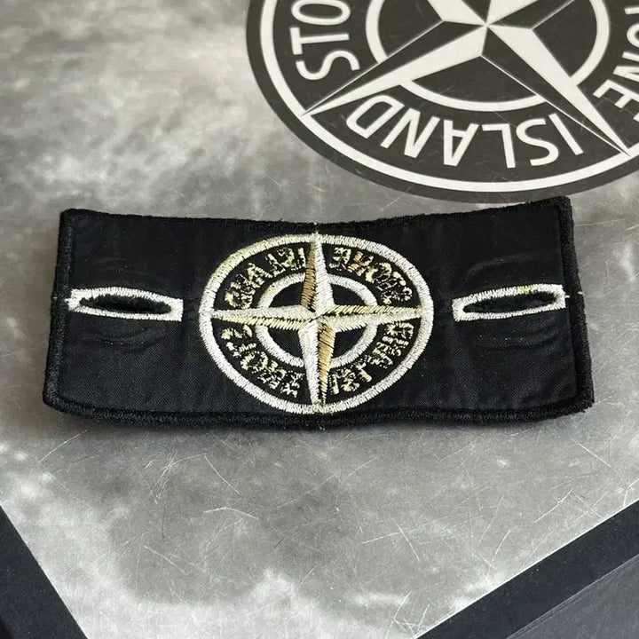[BUNJANG] Stone Island Archive White Badge Sweatshirt / 스톤아일랜드 아카이브 화이트와펜 os