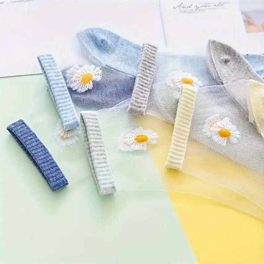 [BUNJANG] Daisy Embroidered See-Through Socks 10-Pair Set / 데이지 꽃 자수 시스루 양말 10켤레(새상품)