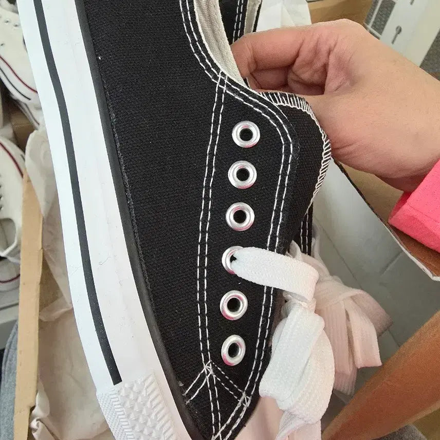 [BUNJANG] Black Canvas Sneakers (Sizes 36-40) / 블랙 캔버스 스니커즈 36~40 사이즈