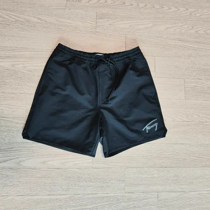 [BUNJANG] Tommy Hilfiger Script Logo Black Shorts / 타미힐피거 블랙 반바지 스크립트 로고