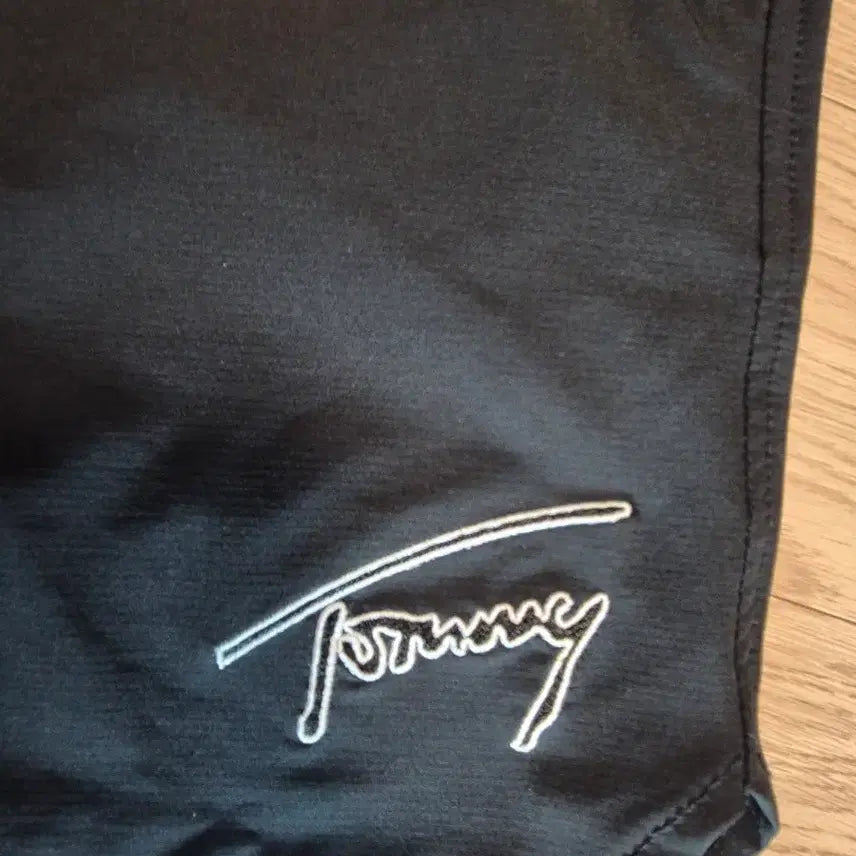 [BUNJANG] Tommy Hilfiger Script Logo Black Shorts / 타미힐피거 블랙 반바지 스크립트 로고