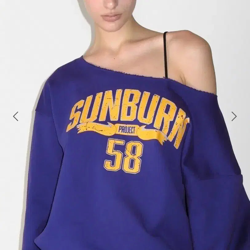 [BUNJANG] Sunburn Project Off-Shoulder Sweatshirt / 썬번프로젝트 오프숄더 맨투맨
